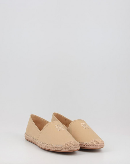 EMBROIDERED FLAT ESPADRILLE