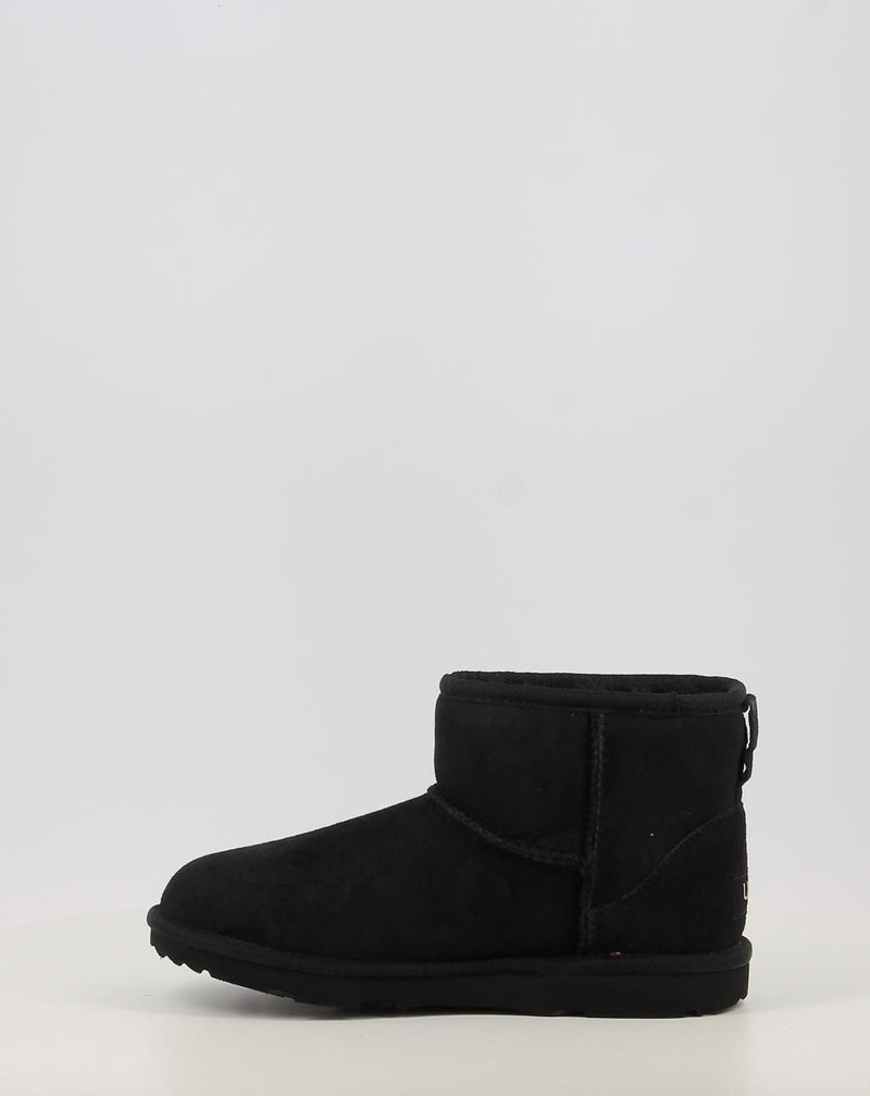 Stivali UGG CLASSIC MINI II nero