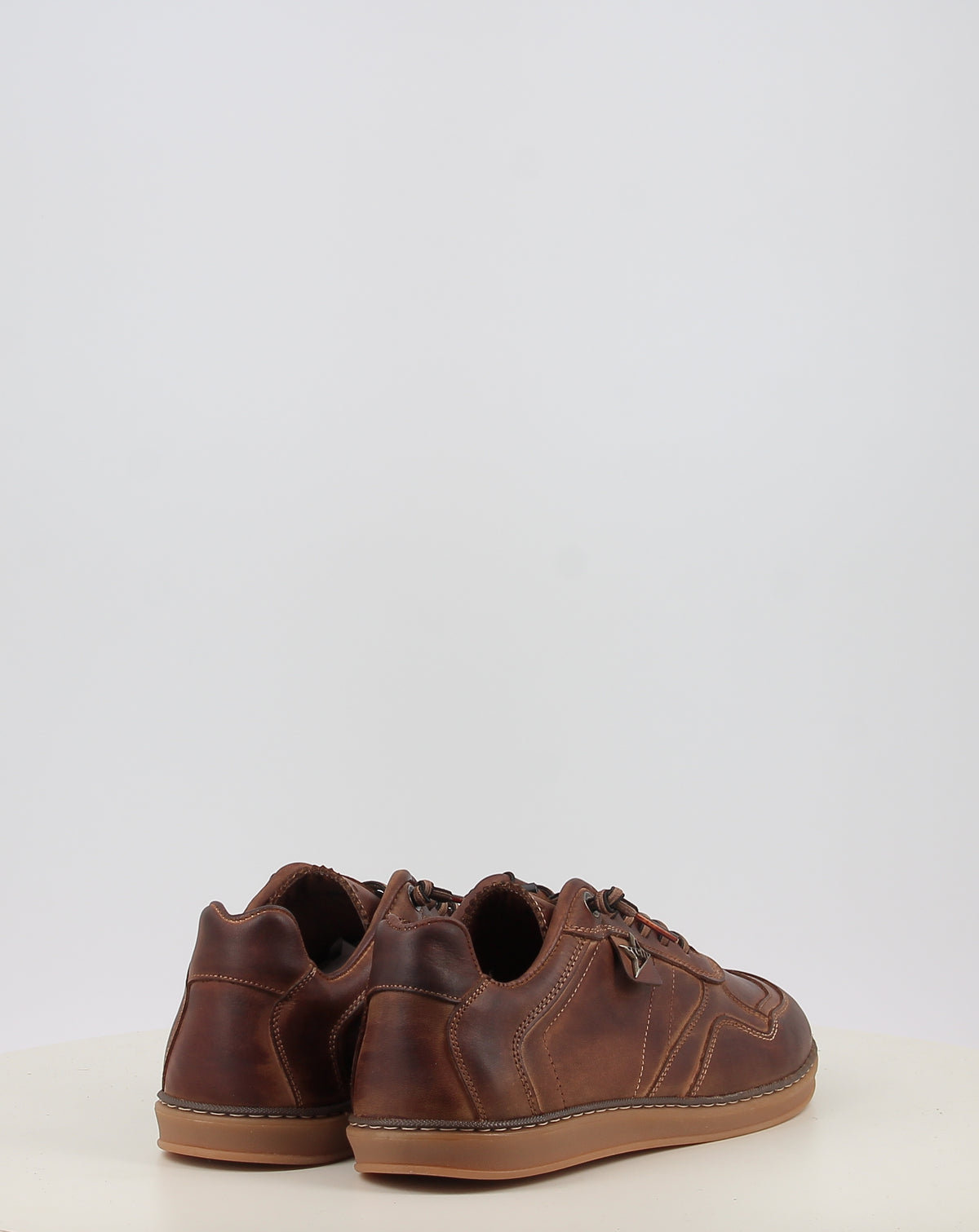 C 848 BAREFOOT